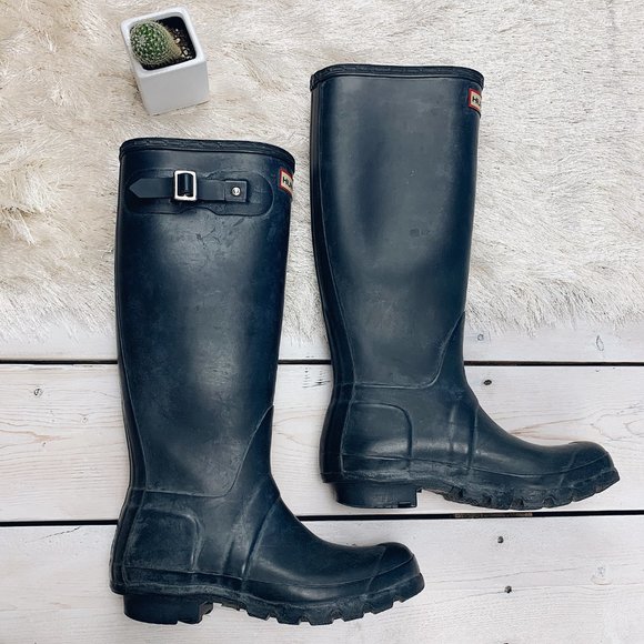 HUNTER | Tall Matte Navy Blue Rain Boots - Picture 4 of 8